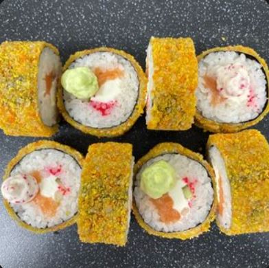 Ролл жареный с лососем