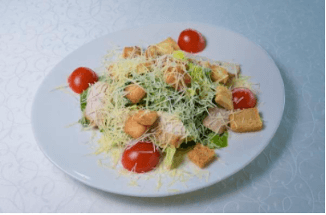 Салат Цезарь с курицей