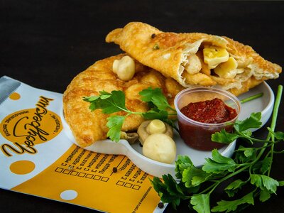 Чебурек с картофелем и зеленью