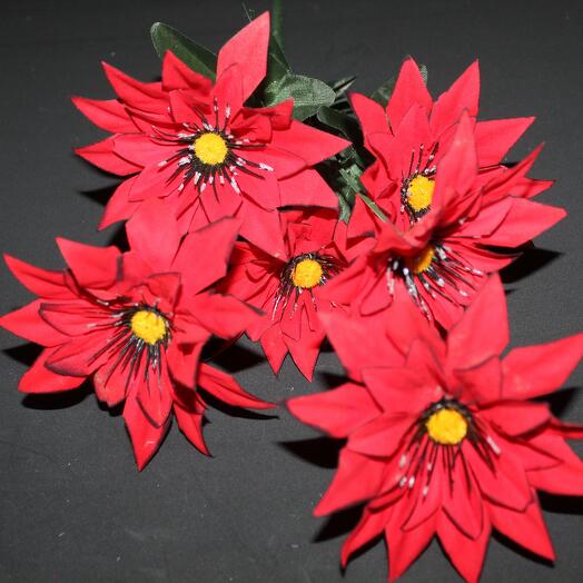 Искусственная Пуансетия