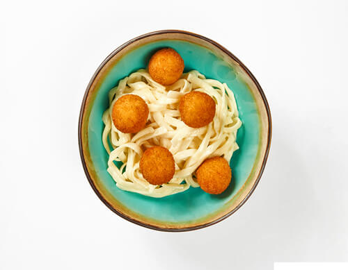 Лапша Удон с фрикадельками и овощами