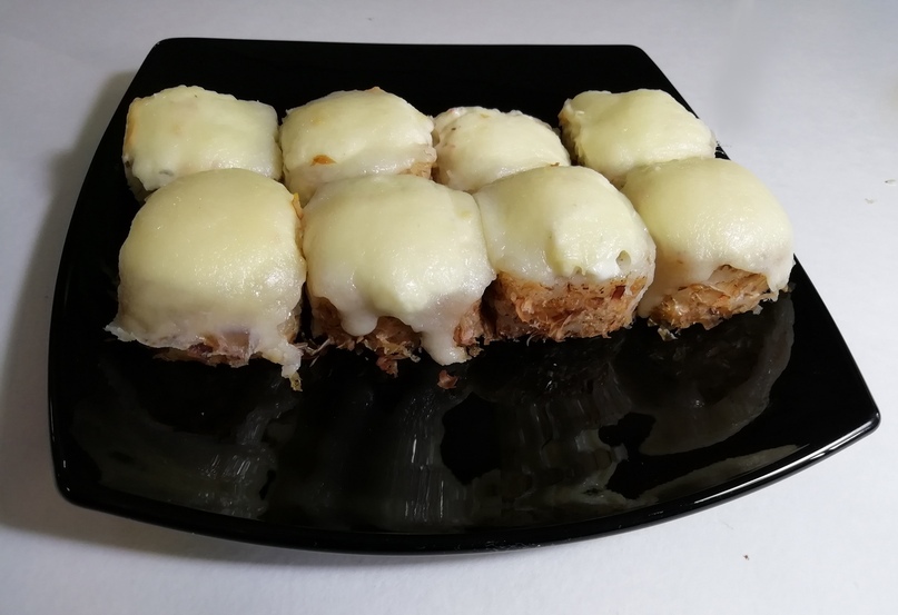 Запеченный с курицей и сыром моцарелла