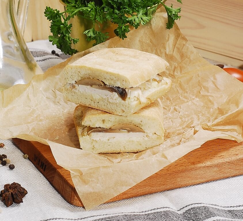 Панини с курицей и грибами