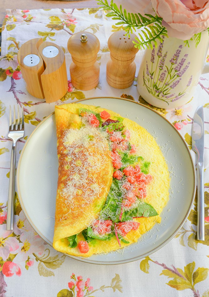 Омлет с томатами конкассе