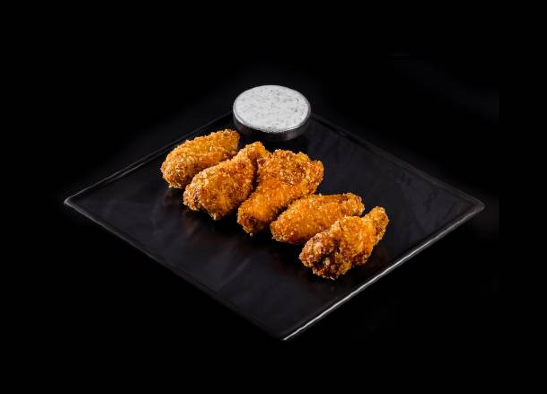 Крылышки в кляре стандартная порция c соусом