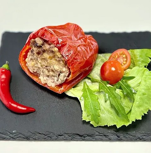 Перец фарширов. мясом и рисом