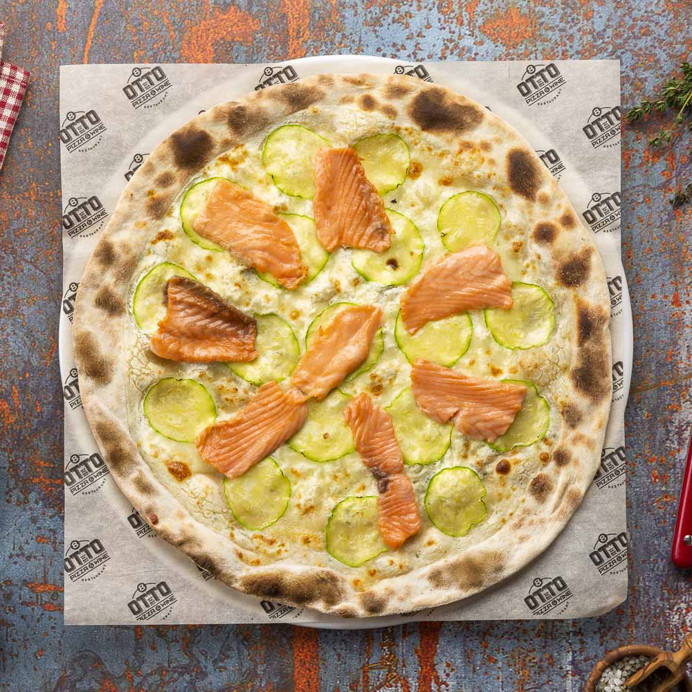 Пицца с форелью и кабачками (слим)