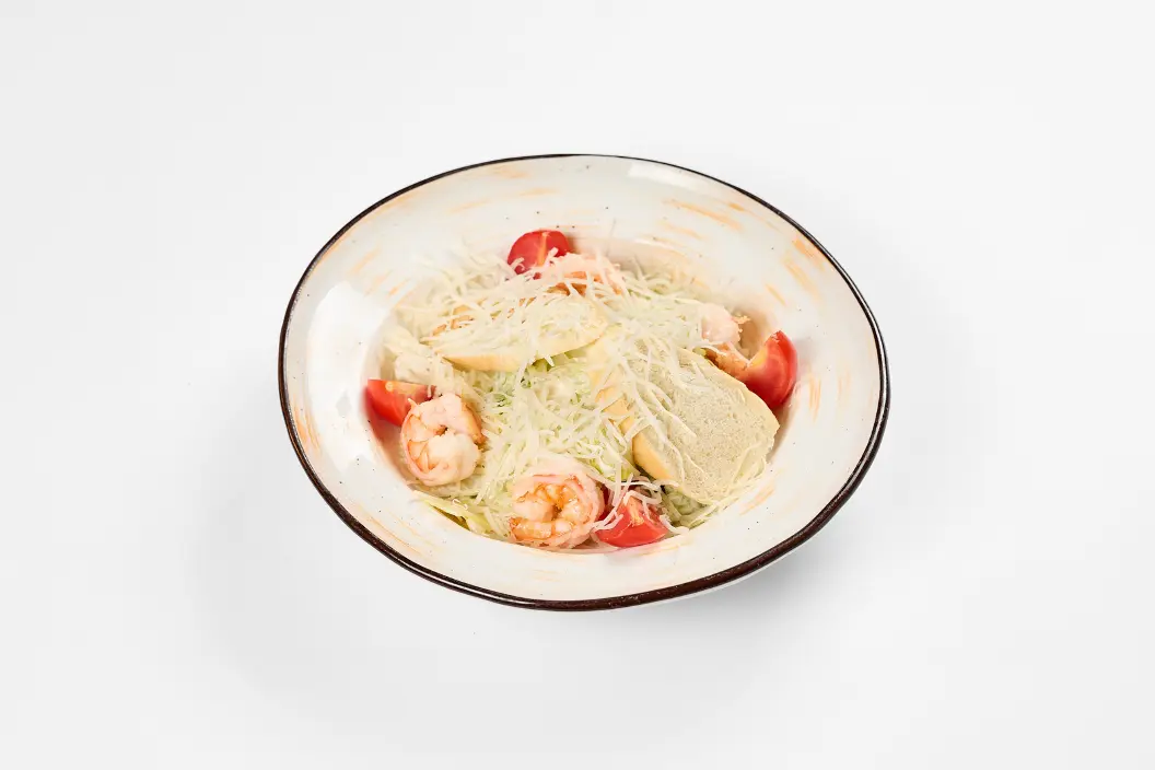 Цезарь с креветками салат