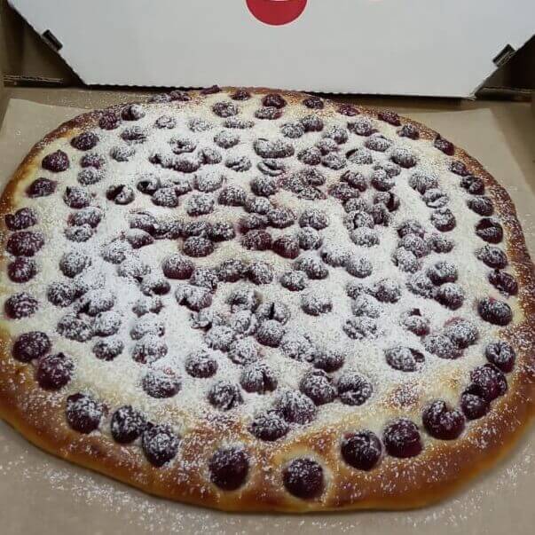 Пирог с вишней (заказ за сутки)