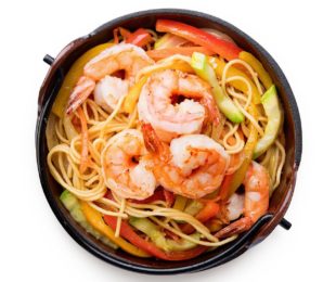 Яичная лапша с креветками