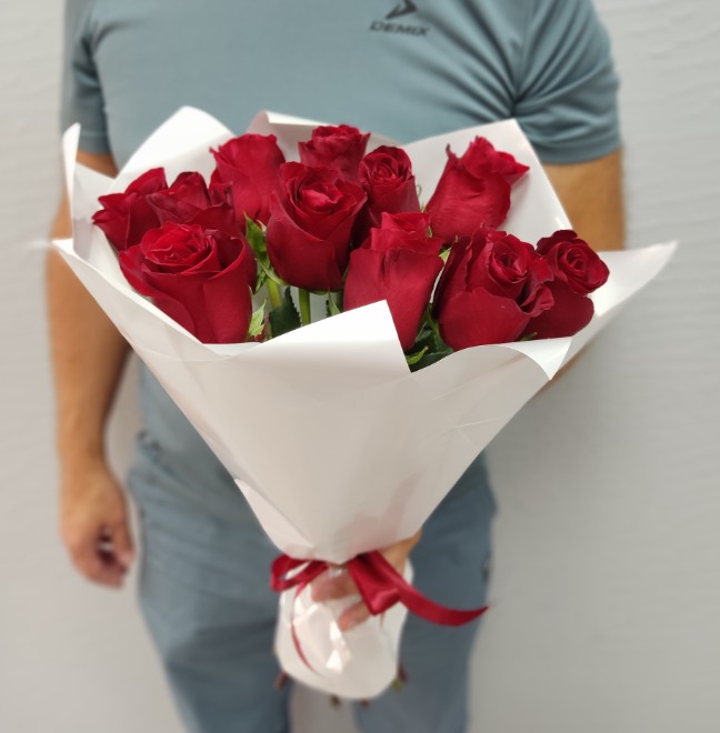 Букет красных роз (11шт)