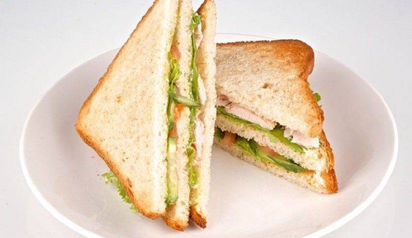 Сэндвич Цезарь с курицей