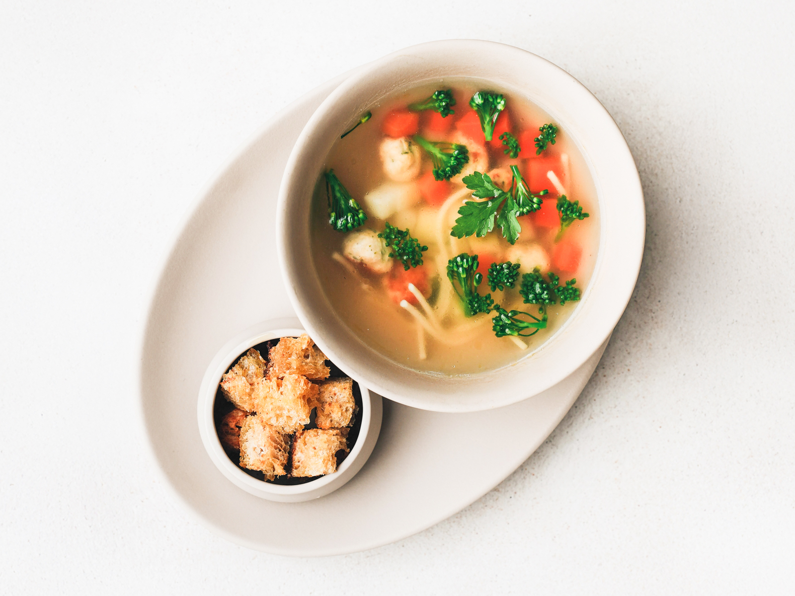 Детский суп с куриными фрикадельками