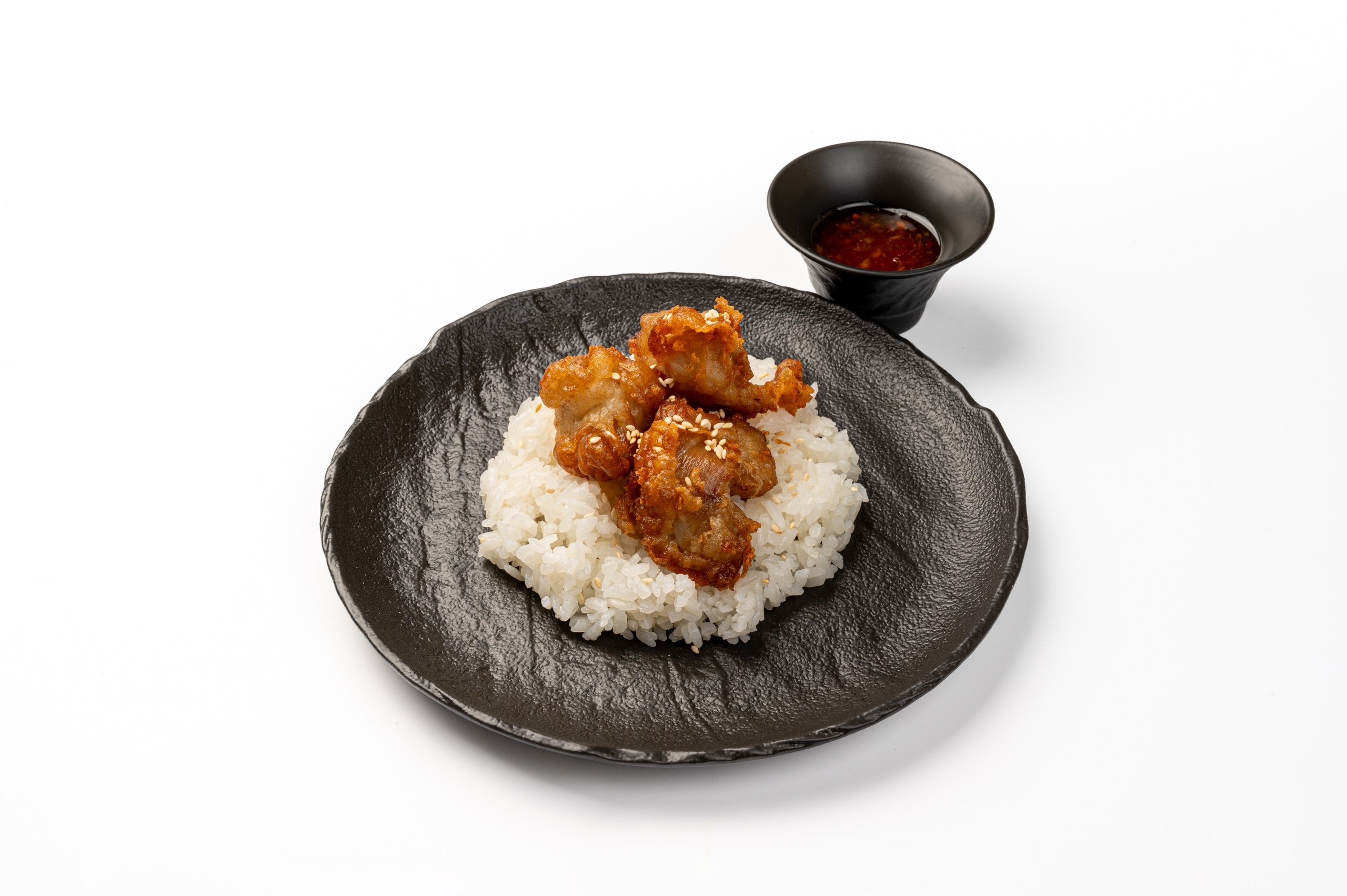 Куриное филе в кляре с рисом и кисло-сладким соусом