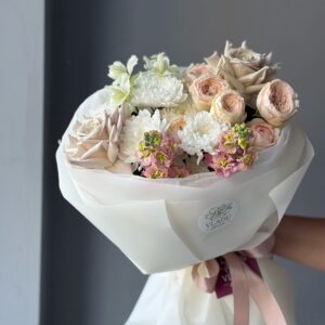 Нежный сборный букет