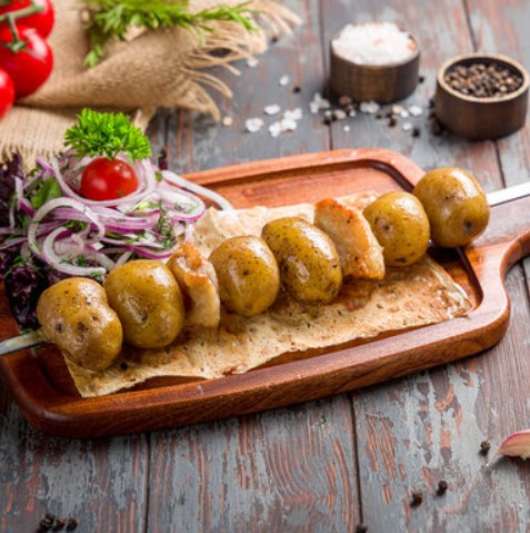 Молодой картофель на мангале