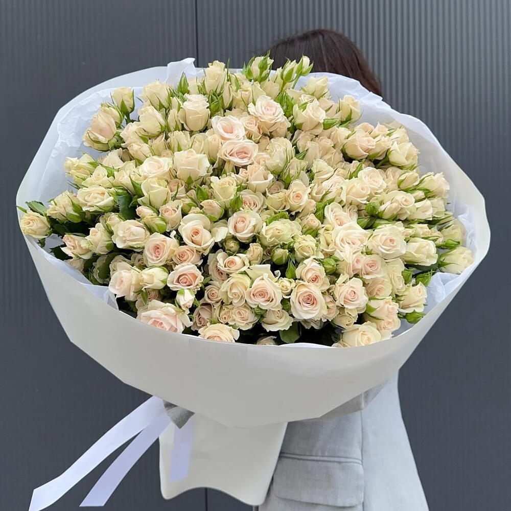 Кустовые розы большой букет