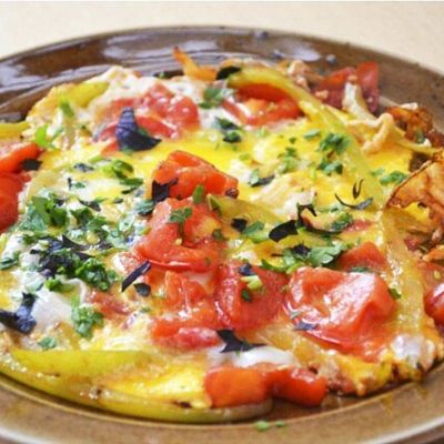Скрамбл с овощами