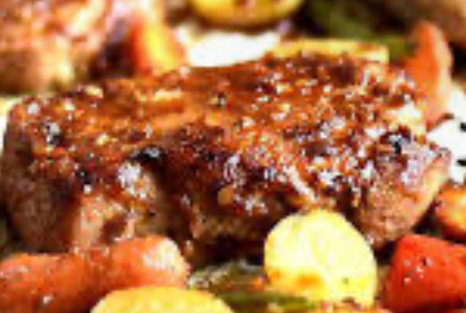 Запеченная свинина с овощами