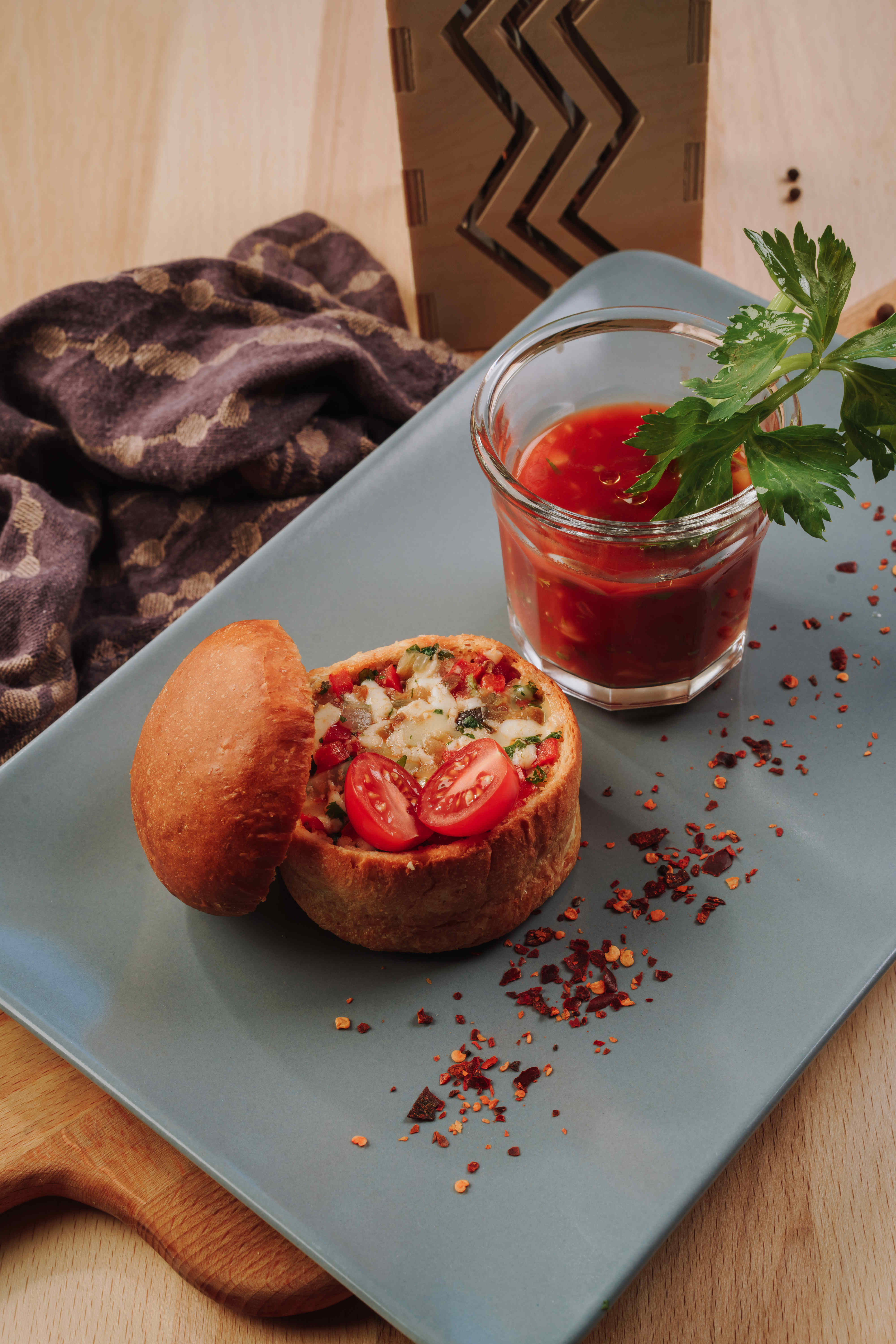 Бриошь запеченная с овощами