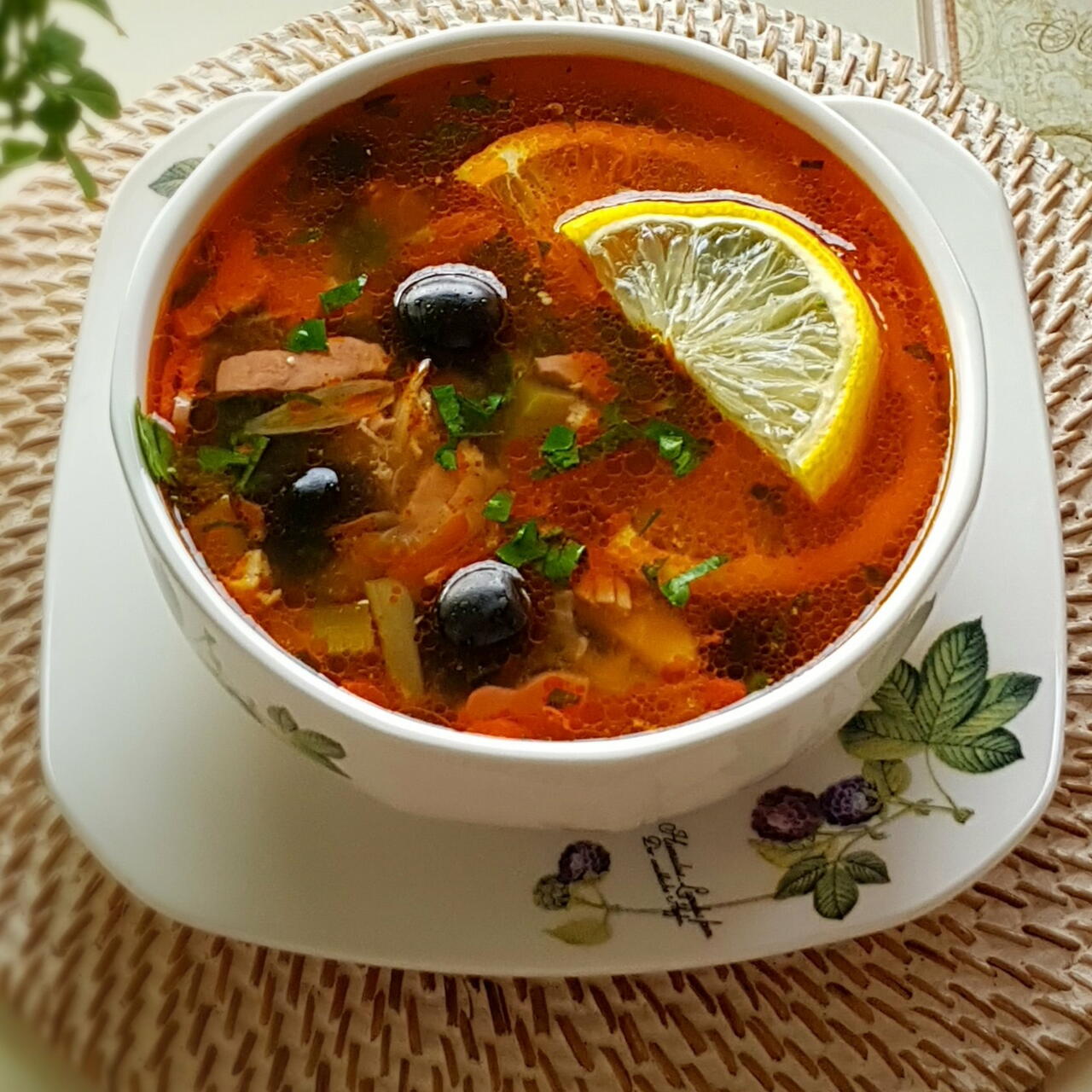 Солянка мясная