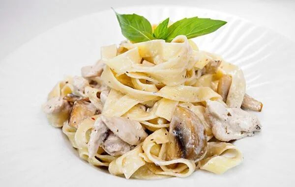 Фетучини курица грибы