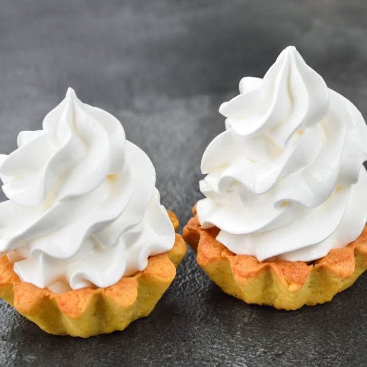 Корзинка с белково заворным кремом*