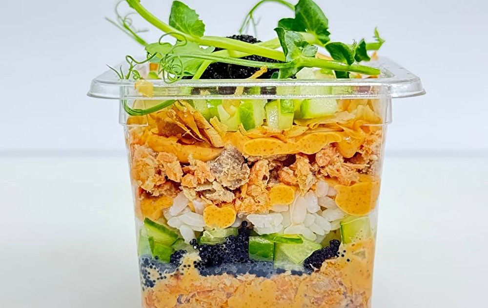 Трайфл с лососем спайси