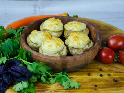 Шапочки грибов с сыром