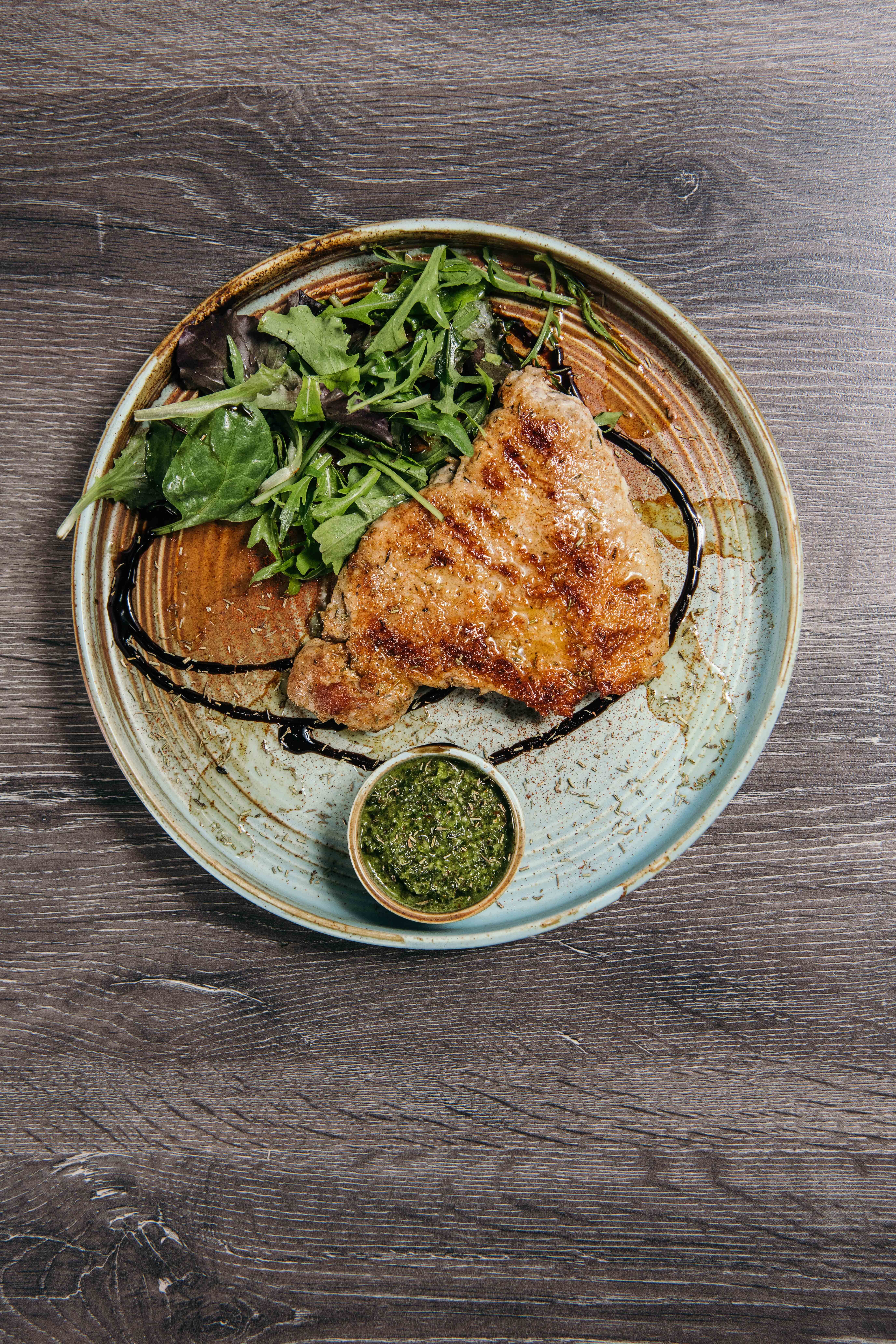 Корейка в специях с аргентинским соусом