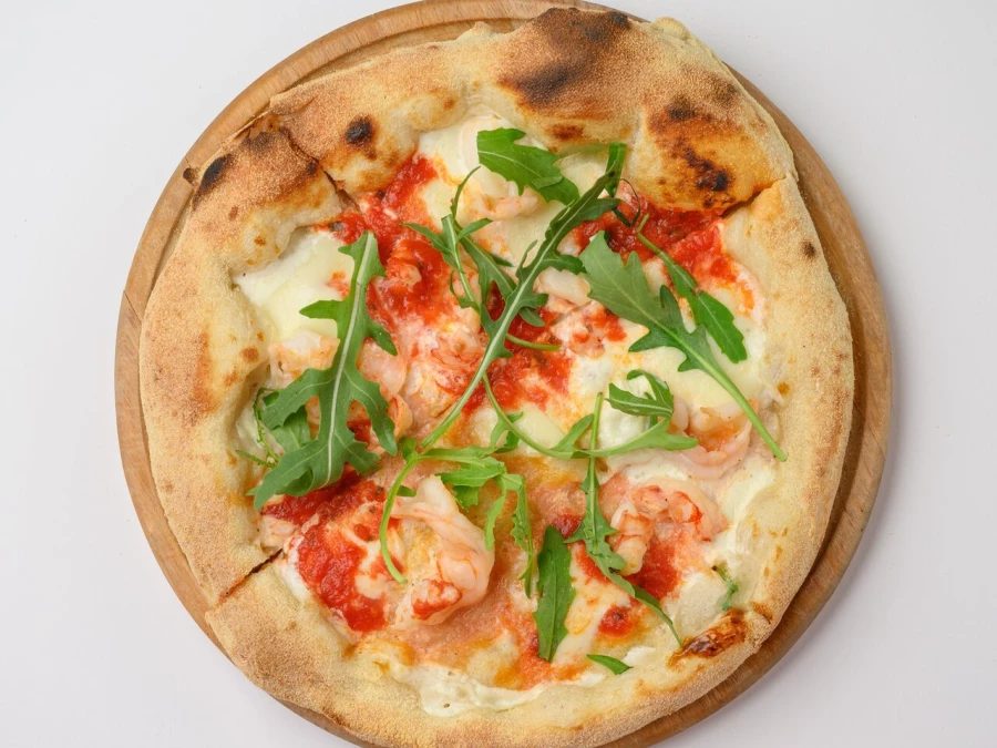 Пицца с лангустинами и креветками