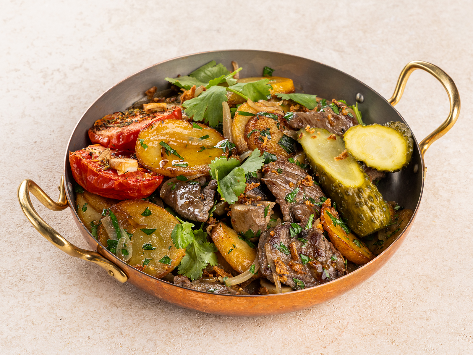 Телятина с картофелем и грибами