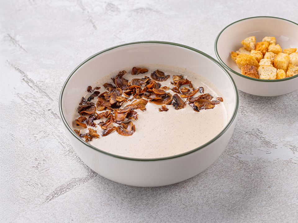 Крем грибной с трюфельным маслом и грибными чипсами