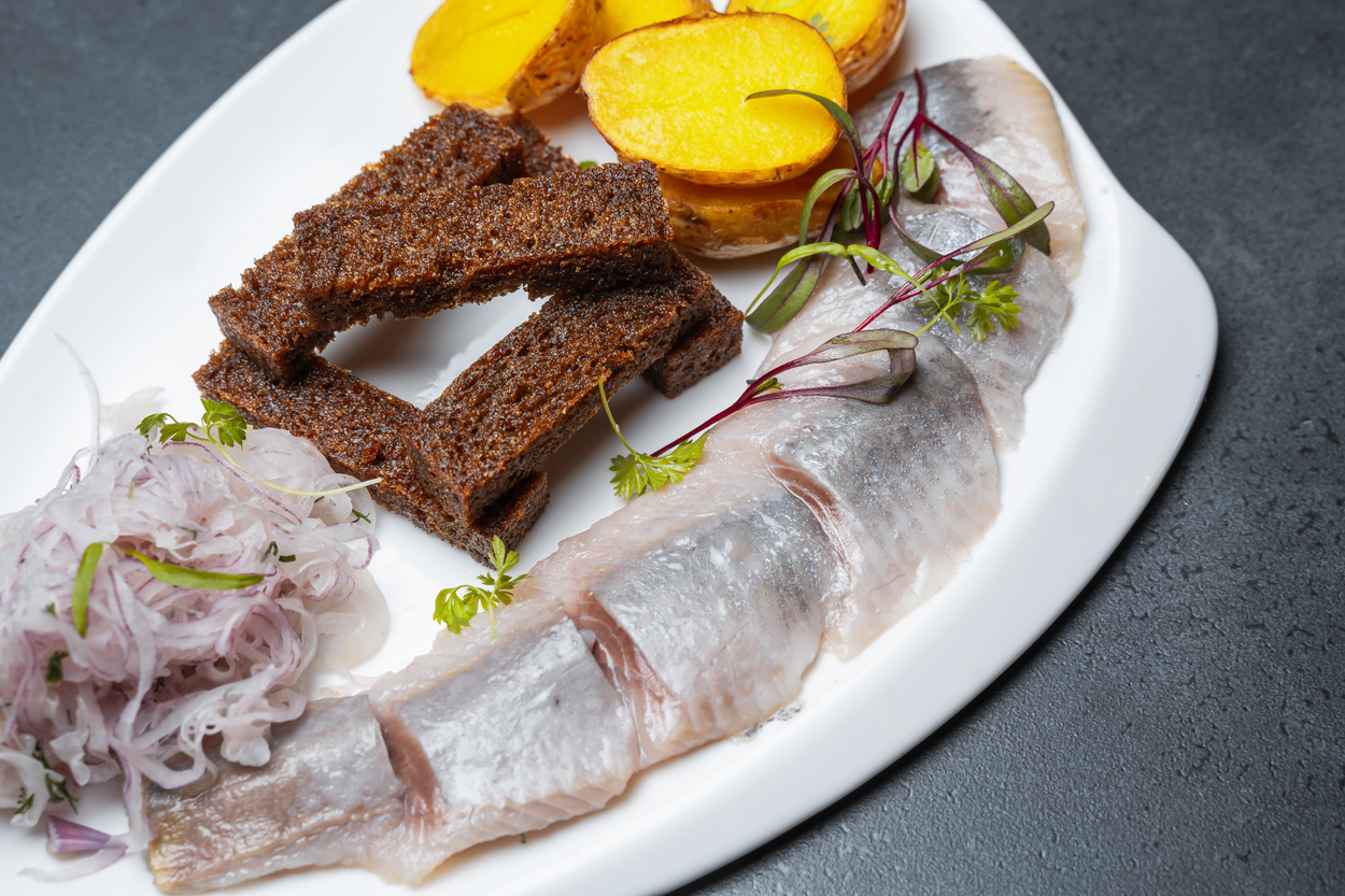 Сельдь с молодым картофелем 500гр