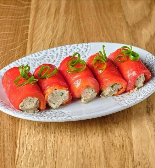 Рулетики из перца с орехами
