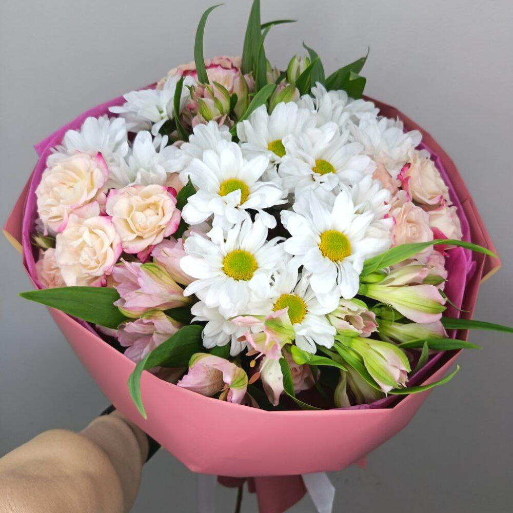 Букет из хизантем и альстромерии