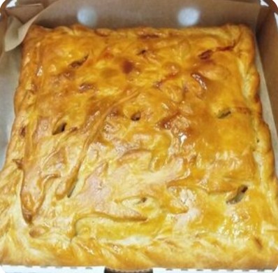 Пирог с яйцом, капустой и зелёным луком 1кг (слоёное тесто)