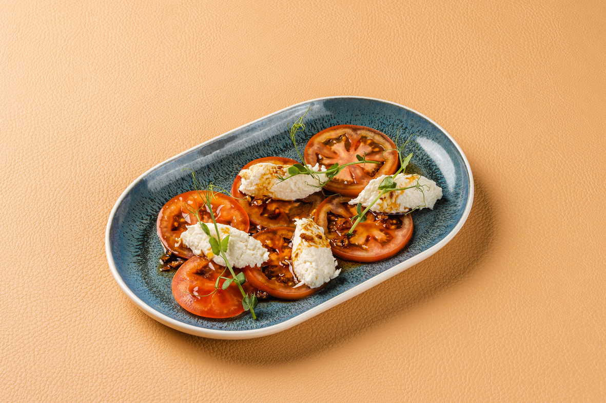 Помидор и сыр