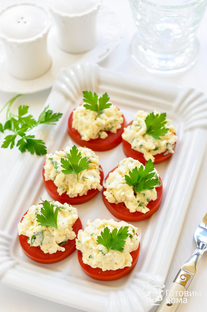 Помидоры с сыром и чесноком 