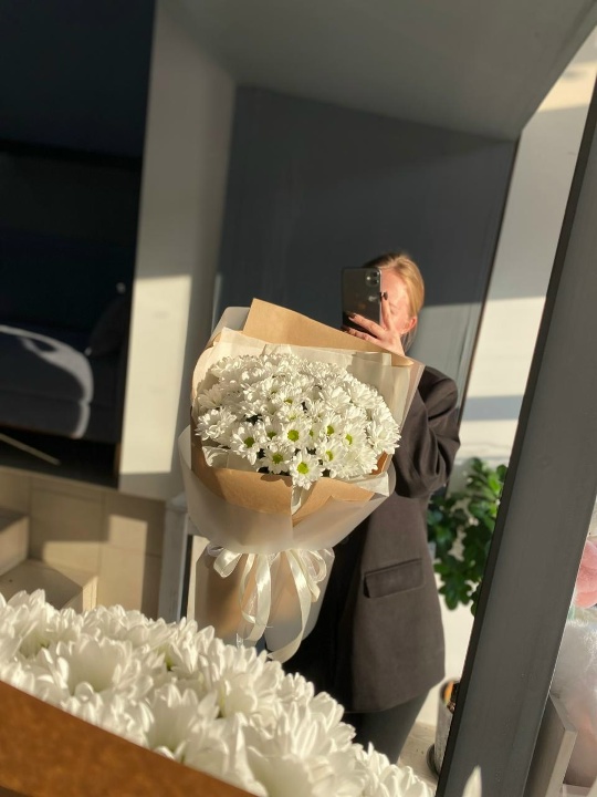 Букетик из белых ромашек