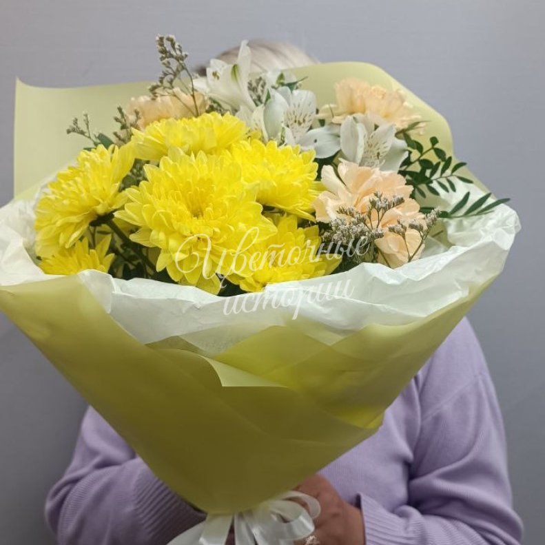 Сборный букет «Букет Нежность с желтой хризантемой»