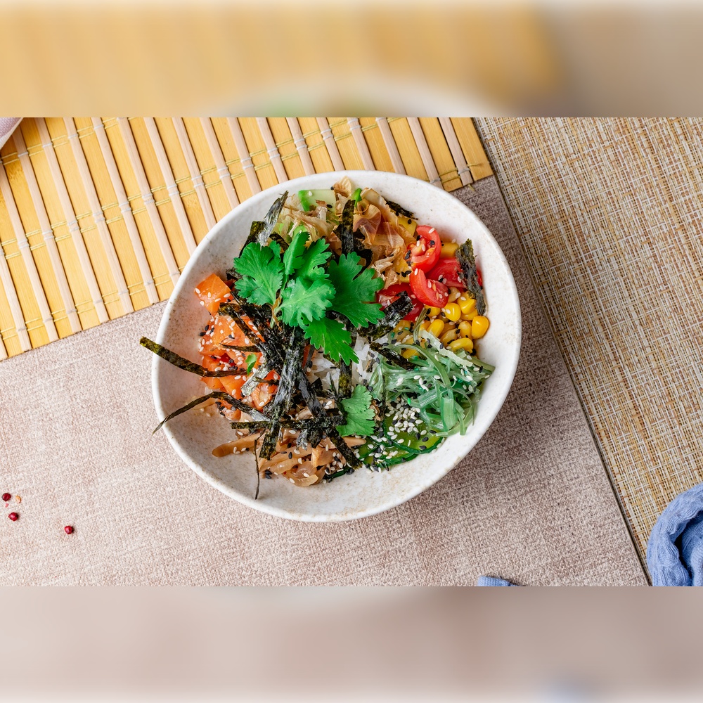 Поке с лососем