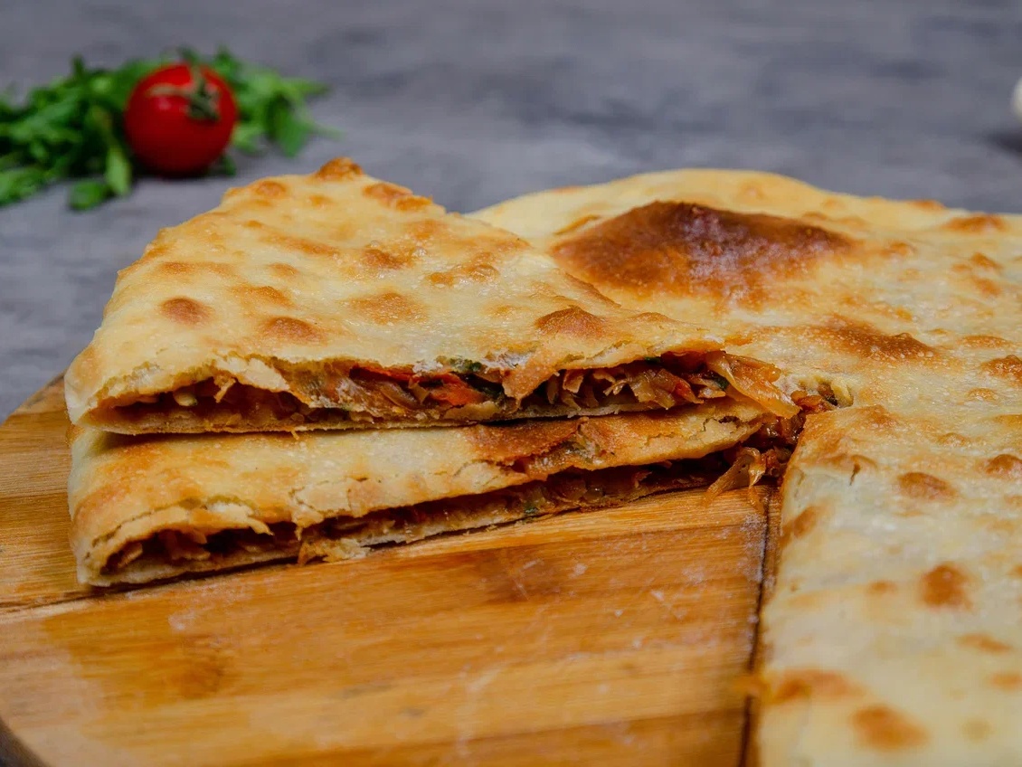Пирог осетинский с капустой