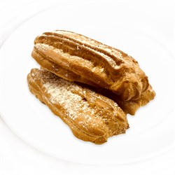 Эклер с кремом Ириска