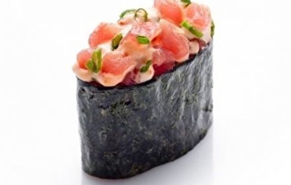 Тунец и помидор