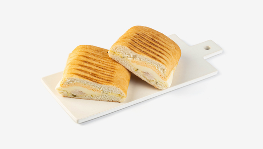 На гриле: Сэндвич "Нежный" с курицей, омлетом и моцареллой