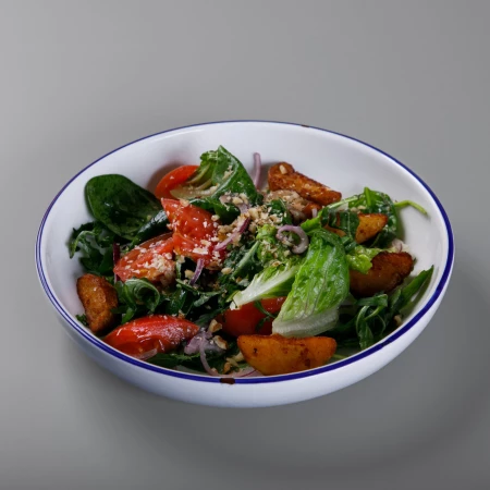 Салат с рваным мясом и соусом Тоннато