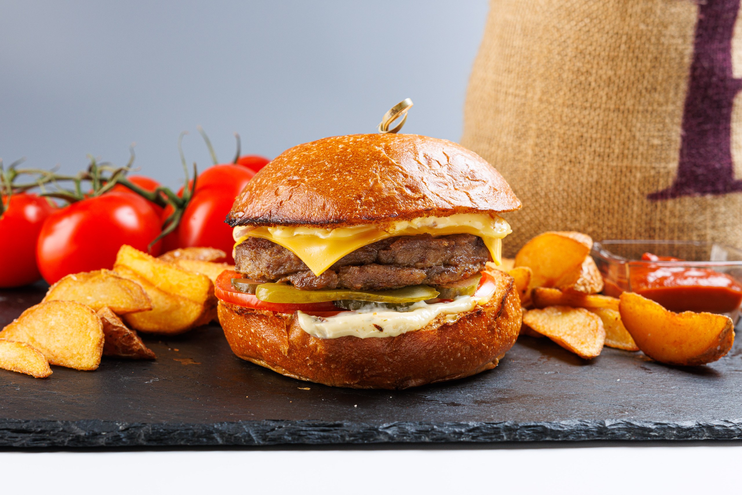 Биф Бургер с горчичным соусом