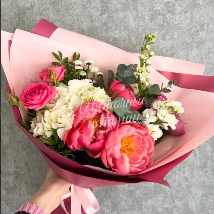 Букет из пионов «Малиновое вино»