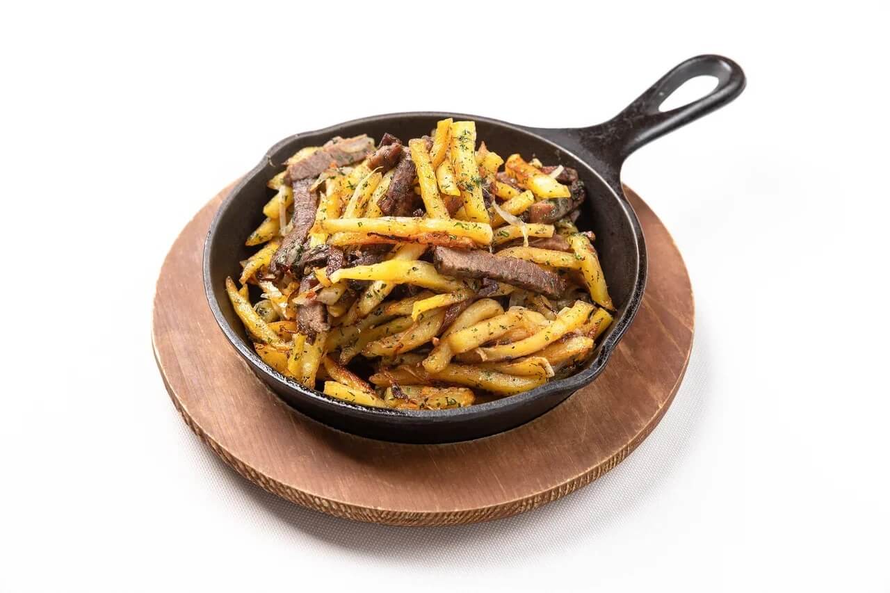 Картофель жареный с мясом